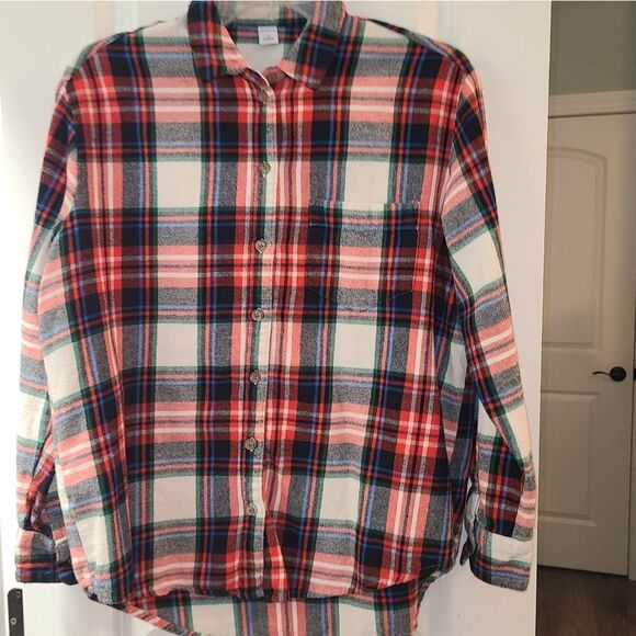 Old Navy Flannel Cotton Button Down Shirt - Picture 3 of 9